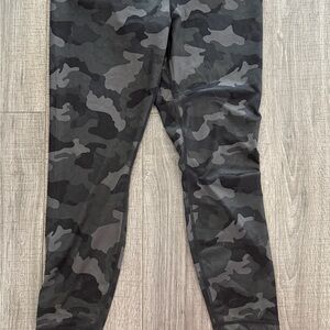 Yogalicious Camo Leggings